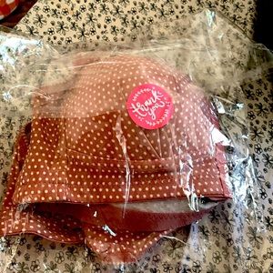 COMFORTABLE.Blush & white polka dot bra.Feels like your fav t-shirt,I think